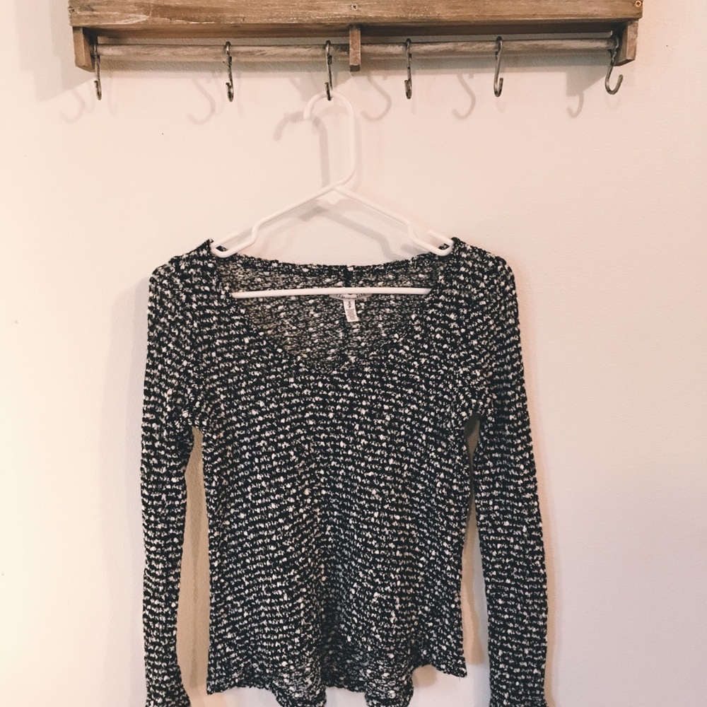 black and white aero sweater - Picture 2 of 3